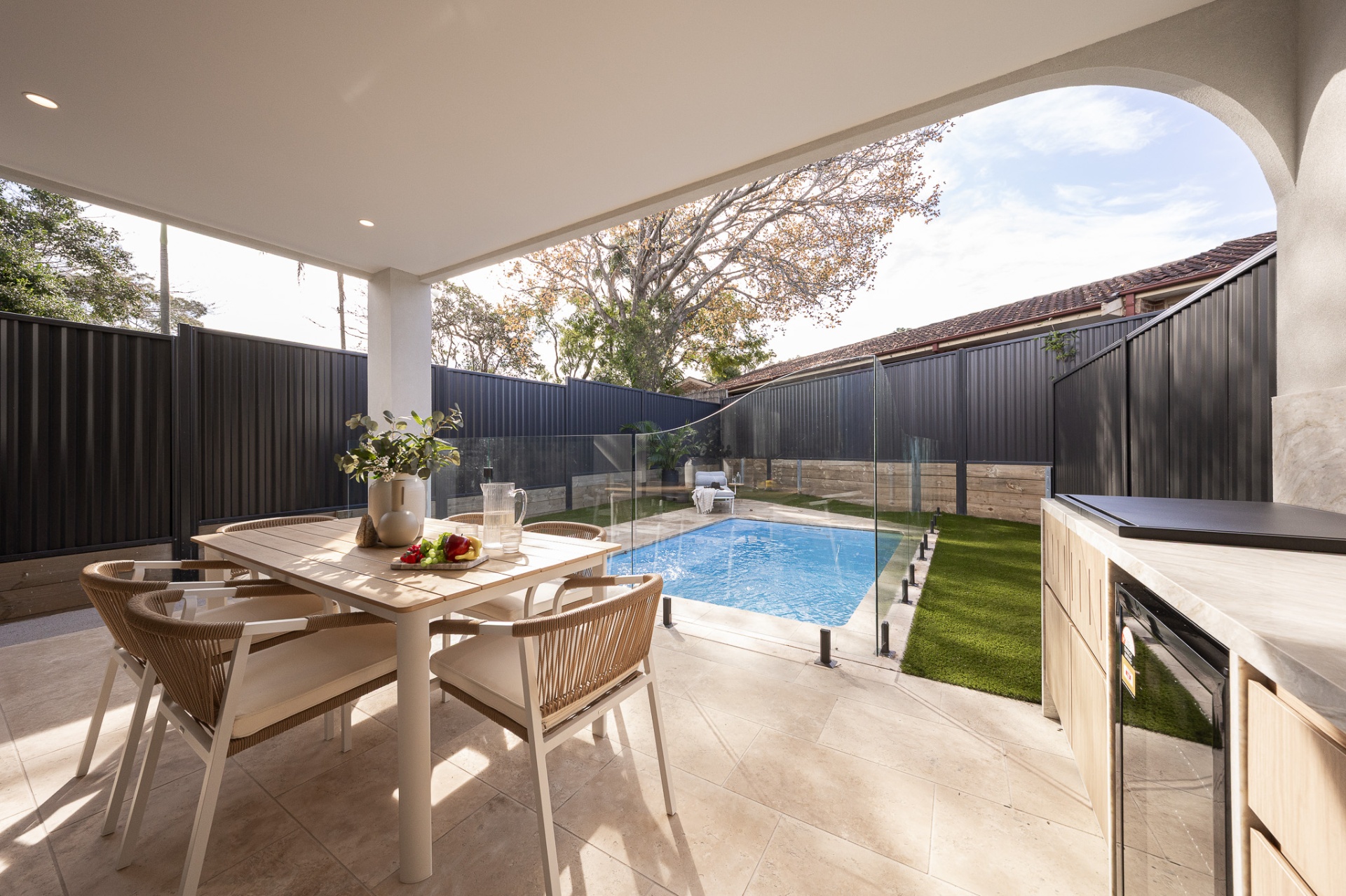 Alfresco entertaining beside the pool
